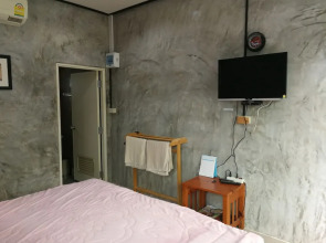 Baan Din Camp and Art Suanphueng