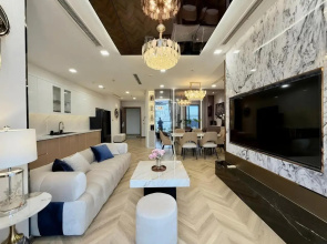 Long Apartment - Vinhomes Golden River