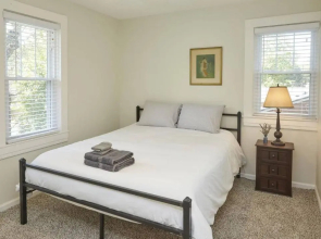 3220 Lexington Road, Louisville