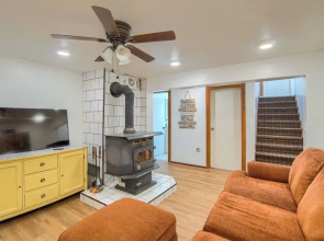 Group Getaway w/ Mtn Views: Home in Circleville!