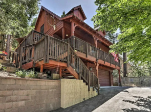 Steps to Lake: Cabin w/ Deck in Lake Arrowhead