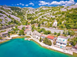 Holiday Home Seafront Escape