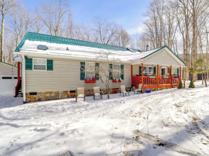 Pet-friendly Beech Mtn Home, 2 Mi to Skiing/hiking