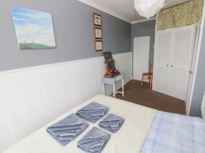 Apartment 4