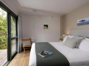 Awaroa Lodge
