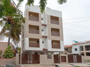 OYO 15702 Thulsi Residency