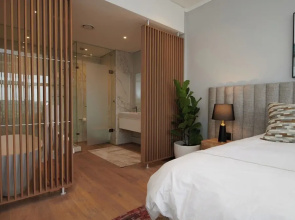 When Away - Luxury 2 Bedroom In Menlyn Maine 110m
