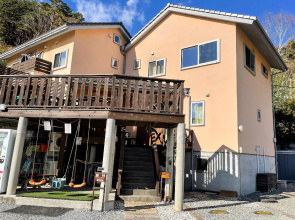 Lodge Orange Cabin
