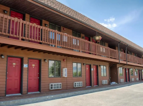 Flat Creek Inn