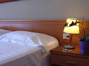 Smart Hotel Gallery House