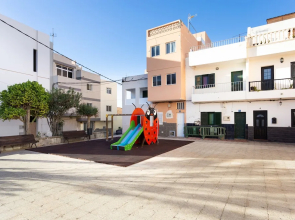 HomeLike Stunning Sea Front House with Wifi