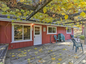 Willow Creek Hideaway w/ Deck, 1 Mi to River!