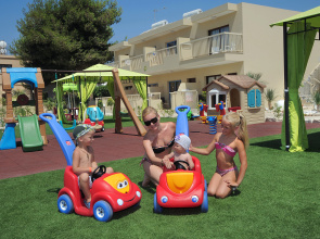 Nelia Gardens