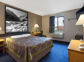 Super 8 by Wyndham Helena