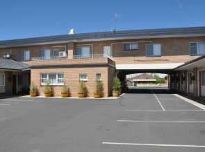 Country Lodge Motor Inn