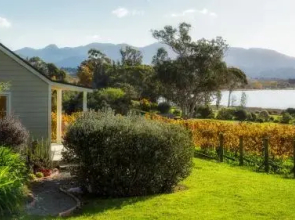 Kina Beach Vineyard Cottages