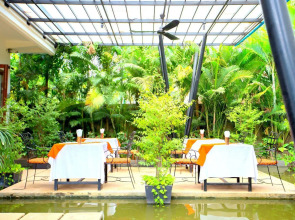 La Residence Blanc DAngkor