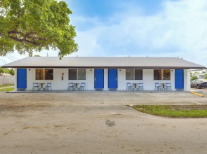 2 Mi to Dtwn Hollywood: Vibrant Pet-friendly Condo