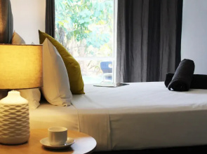 Coral Beach Lodge