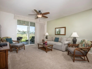 Luxe 2br/2ba - Infinity Pool & Spa - 1 Mile To Bay 2 Bedroom Condo