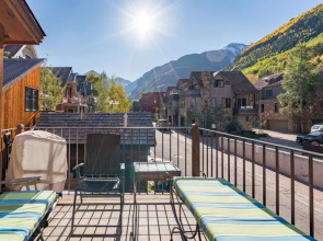 Wood Residence by Alpine Lodging Telluride