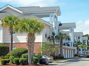 Magnolia Pointe 101 4811 3 Br condo by RedAwning
