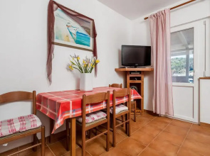 Awesome Apartment in Supetarska Draga With Wifi and 2 Bedrooms