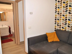 Air-conditioned Apartment With Patio, Wifi and Parking