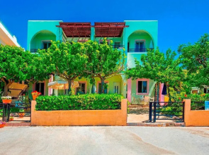 Haraki Mare Studios & Apartments
