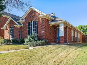 Centrally Located 3-bedroom and 2-bath The Colony Home With Great North Dallas Access 3 Home by Redawning