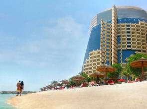 Отель Khalidiya Palace Rayhaan by Rotana 