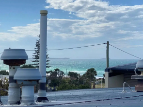 Spacious 3 bedroom apartment opposite surf club