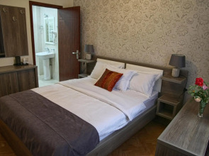 Отель Four Brothers