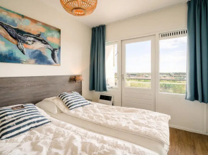 2 Person Apartment With Island View