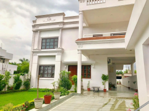 Giovanni Suites