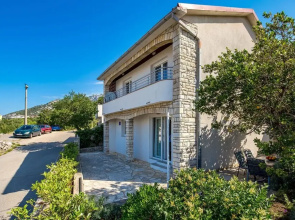 Nice Home in Karlobag With Wifi and 2 Bedrooms
