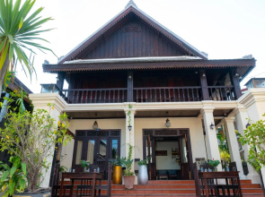 Y Not Lao Villa