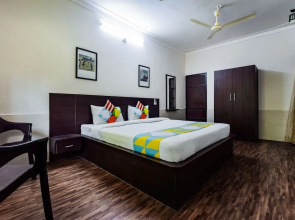 OYO 11874 Home Cozy Stay Goverdhan Villas