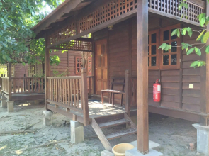 Adina Drive In Motel