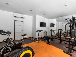 Naiharn Pearl Condo Hotel by Villacarte