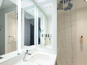 Отель Mercure Nice Centre Grimaldi