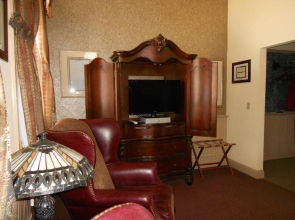 Carr Manor
