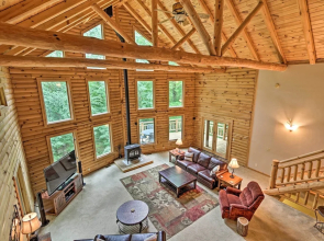 Quiet Cabin w/ Hot Tub ~ 15 Mi to State Parks!