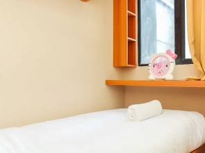 Well Appointed 2Br At Meikarta Apartment