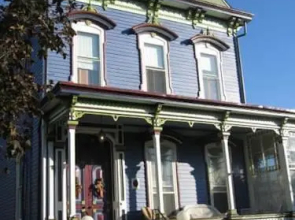Everitt House