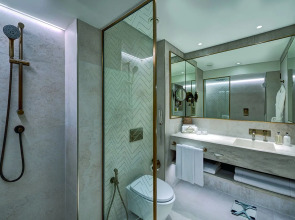 ERTH Abu Dhabi Hotel