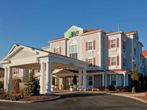 Holiday Inn Express Hotel & Suites Amherst-Hadley, MA