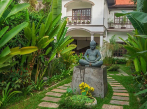 Angkor Yellow Villa