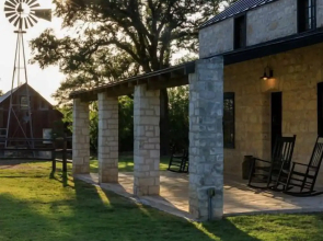 Pioneer Charm With Hot Tub & Firepit - 8 mi to Main St