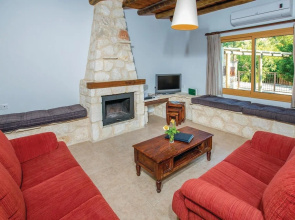 Nice Home in Miliou-paphos With Wifi and 3 Bedrooms